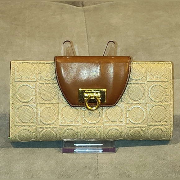 SALVATORE FERRAGAMO GANCINI MONOGRAM EMBOSSED LOGO LEATHER 2-TONE LONG WALLET - Picture 1 of 16